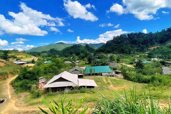 Xía Nọi thay “áo mới”