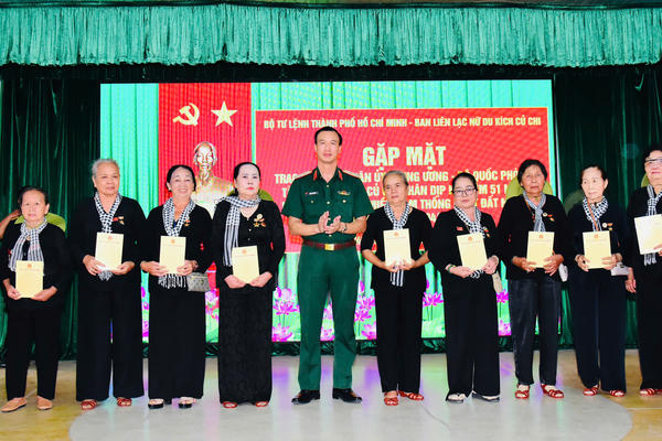 TP Hồ Chí Minh tổ chức gặp mặt, tặng quà tri ân nữ du kích tiêu biểu