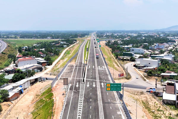 Cao tốc Quảng Ngãi-Hoài Nhơn chính thức đưa vào vận hành