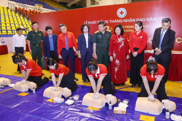 Gần 350 tỷ đồng được tiếp nhận tại Lễ phát động Tháng nhân đạo năm 2026