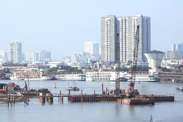 Thành phố Hồ Chí Minh đẩy nhanh dự án cầu đi bộ vượt sông Sài Gòn
