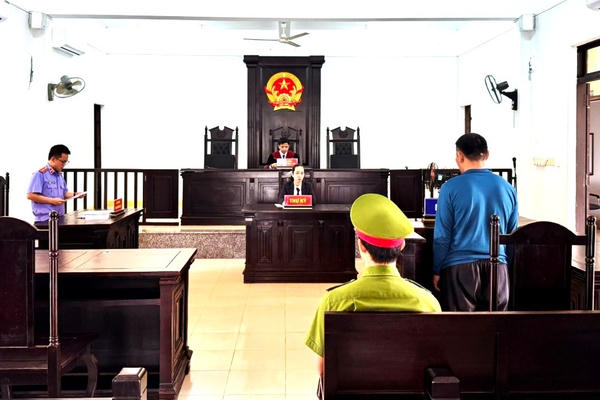 Căn cứ nào để được đề nghị giám đốc thẩm vụ án hình sự