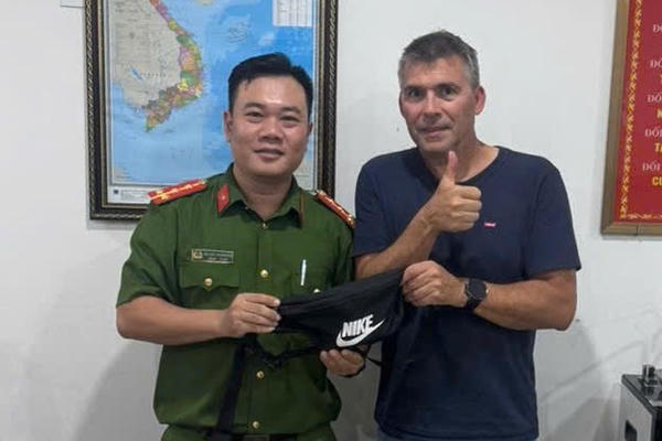 Lực lượng tại sân bay Đà Nẵng hỗ trợ du khách Pháp tìm lại tài sản