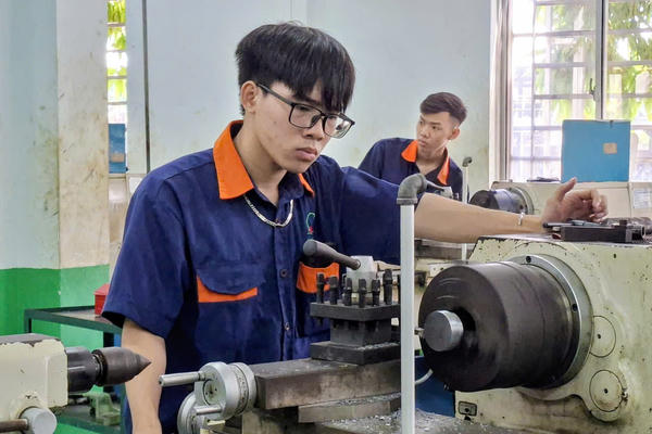 Liên kết “ba nhà” để giải bài toán nhân lực