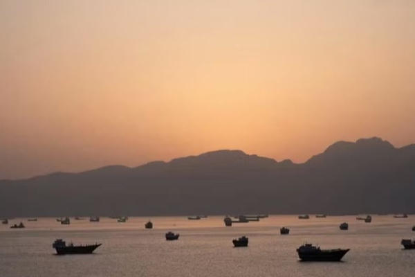 Mỹ đánh chìm tàu Iran, căng thẳng tại eo biển Hormuz tiếp tục leo thang