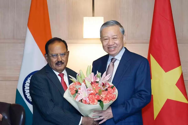 Tổng Bí thư, Chủ tịch nước Tô Lâm tiếp Cố vấn An ninh Quốc gia Ấn Độ Ajit Doval