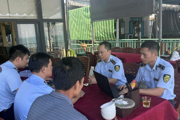 Hà Tĩnh: Một nhà hàng bị xử phạt sau khi bị khách 'tố' 