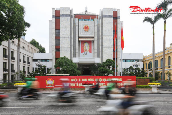 Hà Nội rực rỡ cờ hoa chào mừng Đại hội MTTQ Việt Nam lần thứ XI