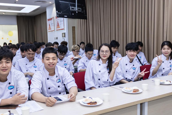 Chuẩn trường nghề siết tiêu chí việc làm