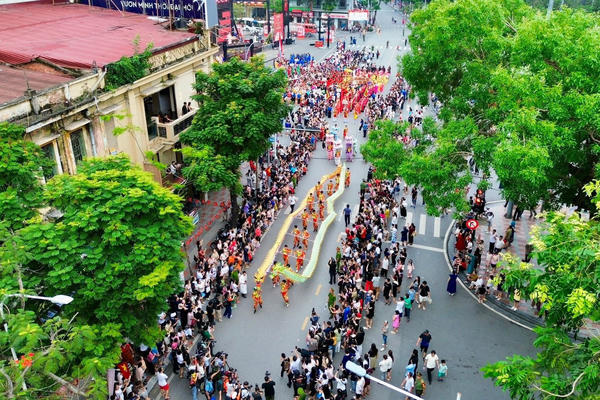 Hải Phòng: Hơn 3.000 nghệ sĩ diễu hành khai mạc Liên hoan Múa rối Hải Phòng