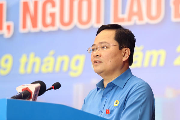 Chủ tịch Tổng Liên đoàn lao động Việt Nam: Công đoàn phải đồng hành, sẻ chia với công nhân