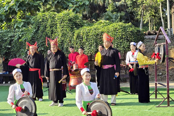 Nghệ nhân Đất Tổ sẽ trình diễn chiêng Mường trong ngày hội lớn của Mặt trận Nghệ nhân Đất Tổ sẽ trình diễn chiêng Mường trong ngày hội lớn của Mặt trận