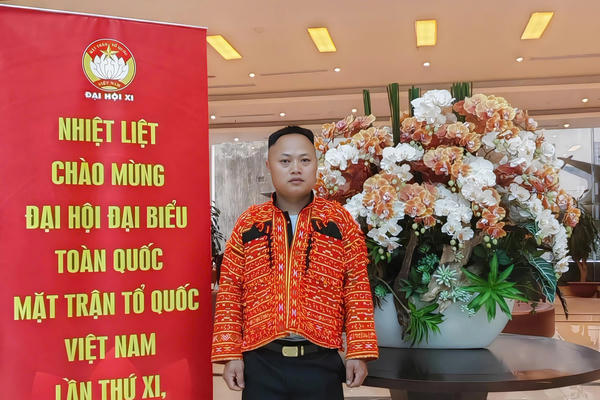 Tự hào khi mang tiếng nói của người dân thôn, bản tới "mái nhà chung" Mặt trận Tự hào khi mang tiếng nói của người dân thôn, bản tới "mái nhà chung" Mặt trận