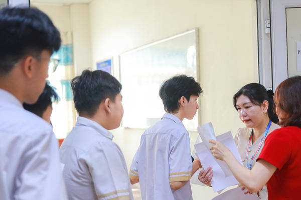 Thi tốt nghiệp THPT trên máy tính: Tăng tốc thử nghiệm, chuẩn bị cho bước chuyển lớn từ năm 2027