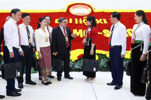 Rực rỡ mái nhà chung
