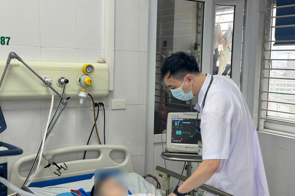 Trẻ 6 tuổi nguy kịch vì thủy đậu