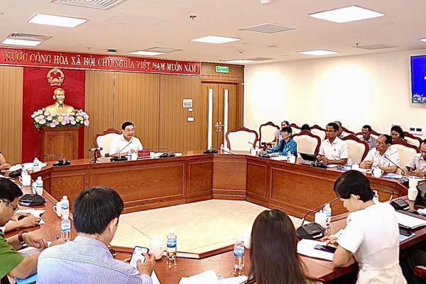 Khánh Hòa đẩy mạnh việc ngăn chặn tình trạng săn bắt chim yến trái phép