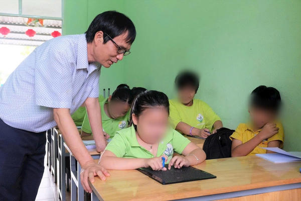 Đà Nẵng: Giải quyết dứt điểm phụ cấp cho giáo viên dạy học sinh khuyết tật