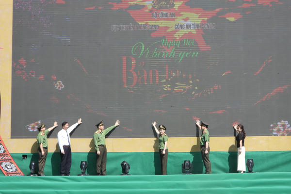 Khai mạc Ngày hội Báo chí, truyền thông Công an nhân dân “Vì bình yên bản làng”