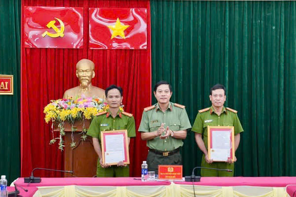 Gia Lai: Thưởng nóng lực lượng phá nhanh vụ cướp giật tài sản