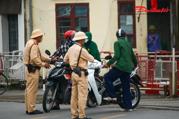 Hà Nội: Vi phạm an toàn giao thông đường sắt giảm sâu sau 3 ngày thực hiện Nghị định 81