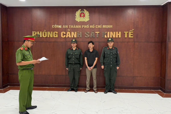 TP Hồ Chí Minh: Khởi tố Giám đốc công ty vì lừa đảo hơn 22 tỷ đồng TP Hồ Chí Minh: Khởi tố Giám đốc công ty vì lừa đảo hơn 22 tỷ đồng