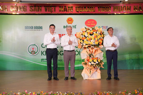 Cơ sở y tế phải đi đầu ngăn chặn thuốc lá điện tử, thuốc lá nung nóng