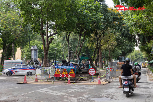 Hà Nội phân luồng nhiều tuyến phố trung tâm phục vụ thi công chống ngập