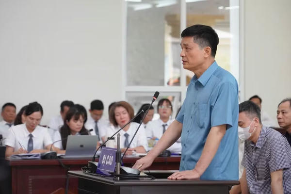 Viện kiểm sát đề nghị giảm 2-5 năm tù với hai cựu cục trưởng cục An toàn thực phẩm