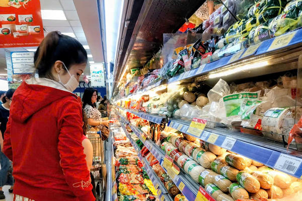 Người tiêu dùng dè dặt trong chi tiêu