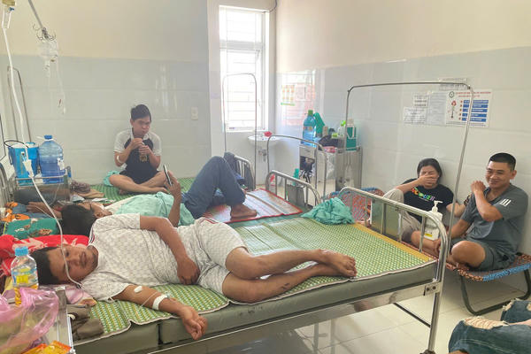 Gia Lai: Nghi ngộ độc bánh mì, 75 người nhập viện