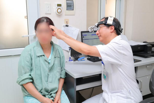 Phẫu thuật nội soi giúp người bệnh xốp xơ tai hồi phục thính lực