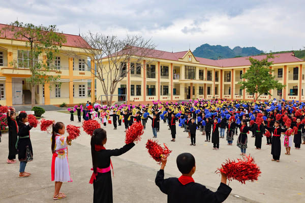 Từ năm học 2026-2027, học sinh trường nội trú vùng biên được hỗ trợ ăn ở, học tập