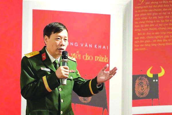 Phùng Văn Khai: Thơ như một cách tự chữa lành 
