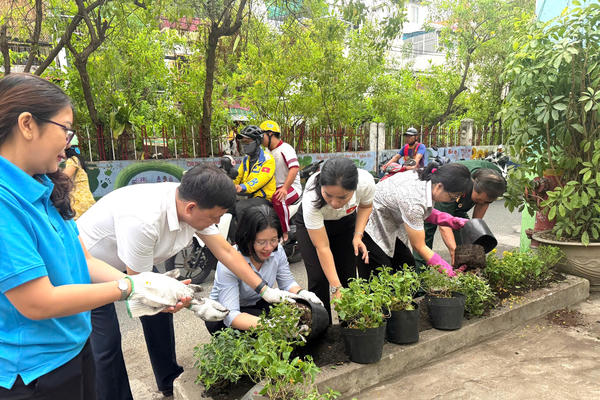 Xây dựng công trình “Phú Nhuận rực rỡ sắc hoa”