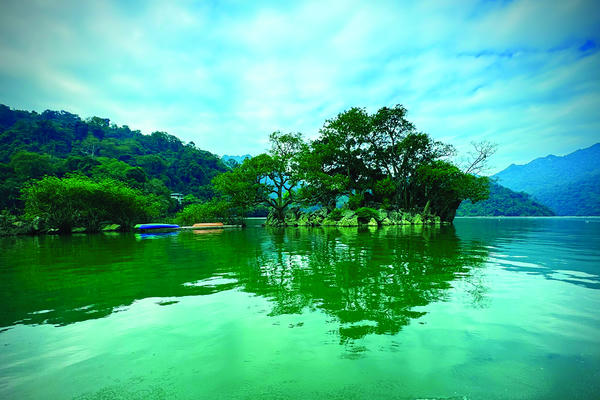 Du ngoạn hồ Ba Bể 