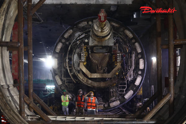 Tháo dỡ robot đào hầm “Táo bạo” sau khi hoàn thành khoan tuyến Metro Nhổn - ga Hà Nội Tháo dỡ robot đào hầm “Táo bạo” sau khi hoàn thành khoan tuyến Metro Nhổn - ga Hà Nội