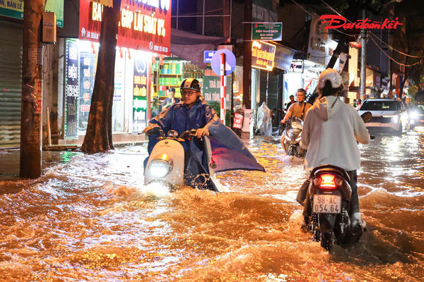Thi công ngày đêm, Hà Nội đẩy nhanh tiến độ dự án chống ngập nội đô