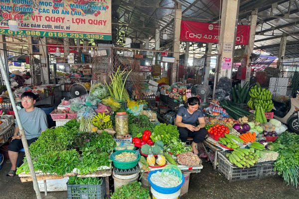 Giá rau xanh tại Hà Nội tăng mạnh 