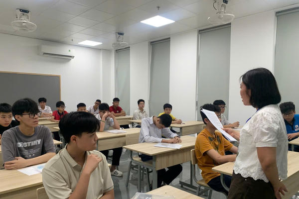 Cân nhắc tuyển sinh lớp 10 bằng học bạ Cân nhắc tuyển sinh lớp 10 bằng học bạ