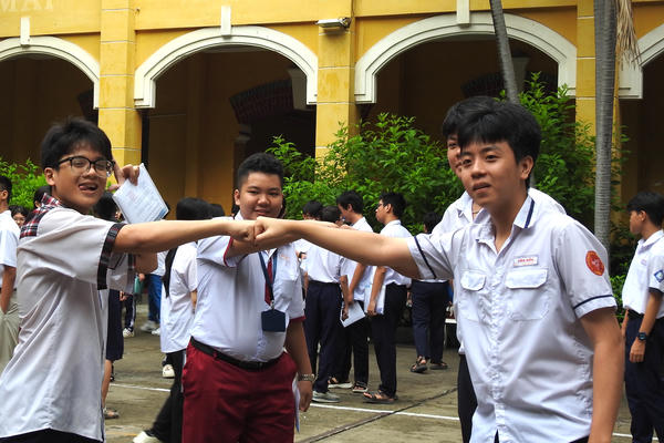 TP Hồ Chí Minh: Nhiều thí sinh thở phào vì môn Toán đề "dễ thở"