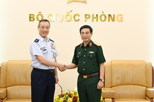 Đại tướng Phan Văn Giang tiếp Tham mưu trưởng Liên quân Nhật Bản
