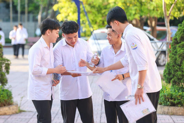 Thi tốt nghiệp THPT 2026: Sẵn sàng cho kỳ thi đầu tiên sau sáp nhập