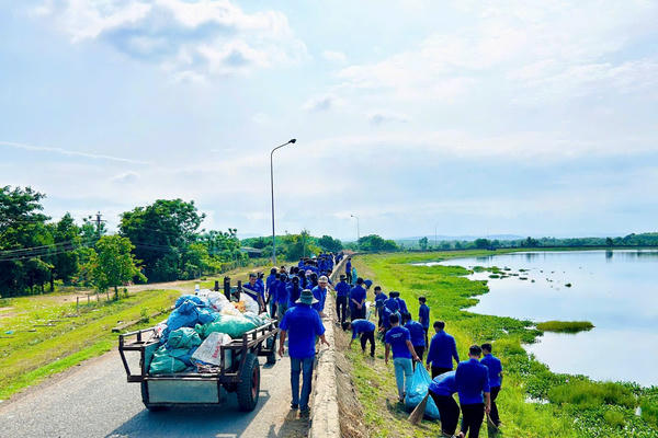 Sau phản ánh của Báo Đại đoàn kết, toàn bộ lồng bè nuôi cá trái phép trên hồ Ea Súp Hạ đã được tháo dỡ