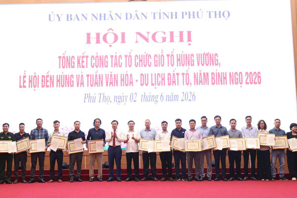 Báo Đại đoàn kết được khen thưởng vì thành tích tuyên truyền Giỗ Tổ Hùng Vương