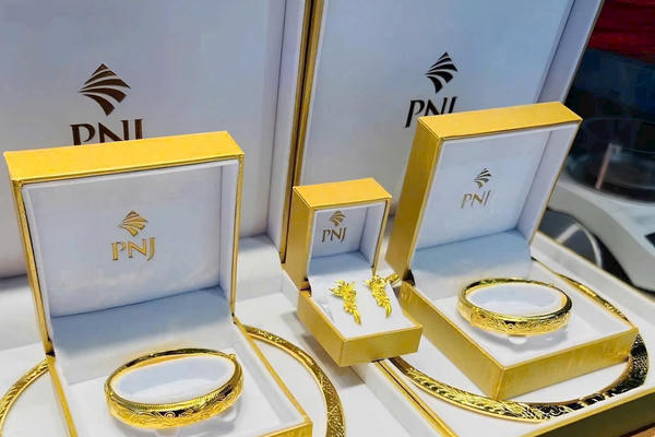 Giá vàng đi ngang, vàng SJC giao dịch 157,5 triệu đồng/lượng