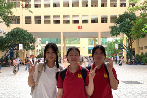  Gần 7.500 thí sinh thi vào lớp 10 Trường Chuyên Đại học Sư phạm