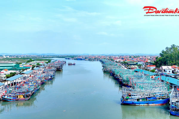 Hoàn thiện thể chế, khơi thông động lực phát triển kinh tế biển