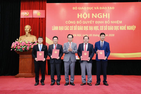 Bộ GDĐT kiện toàn lãnh đạo hơn 50 trường đại học, cao đẳng trực thuộc