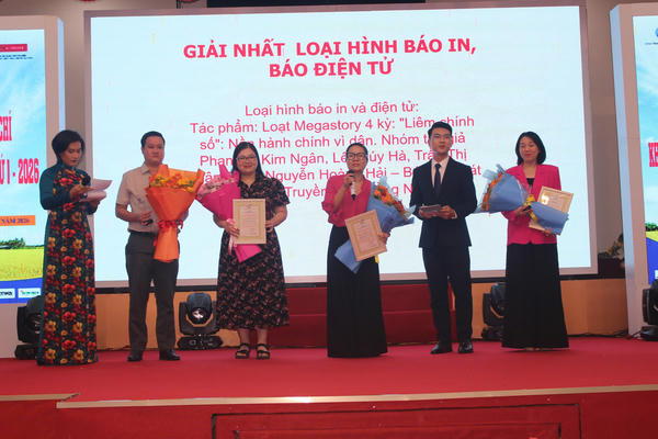 Vinh danh 22 tác phẩm báo chí xuất sắc khu vực Nam Bộ Vinh danh 22 tác phẩm báo chí xuất sắc khu vực Nam Bộ